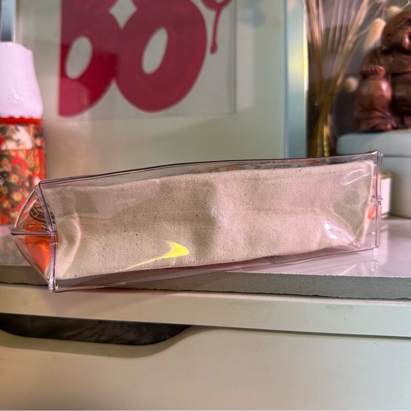 🌻5/$30🌻 Bobbi Brown Makeup Bag Exclusive to Dubai - Picture 3 of 5